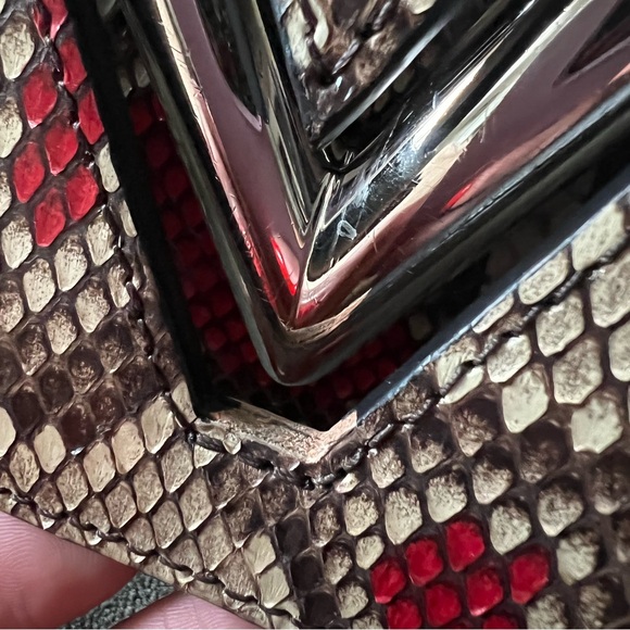 *RARE* Louis Vuitton Twist MM Purse in Red Python - Picture 14 of 16